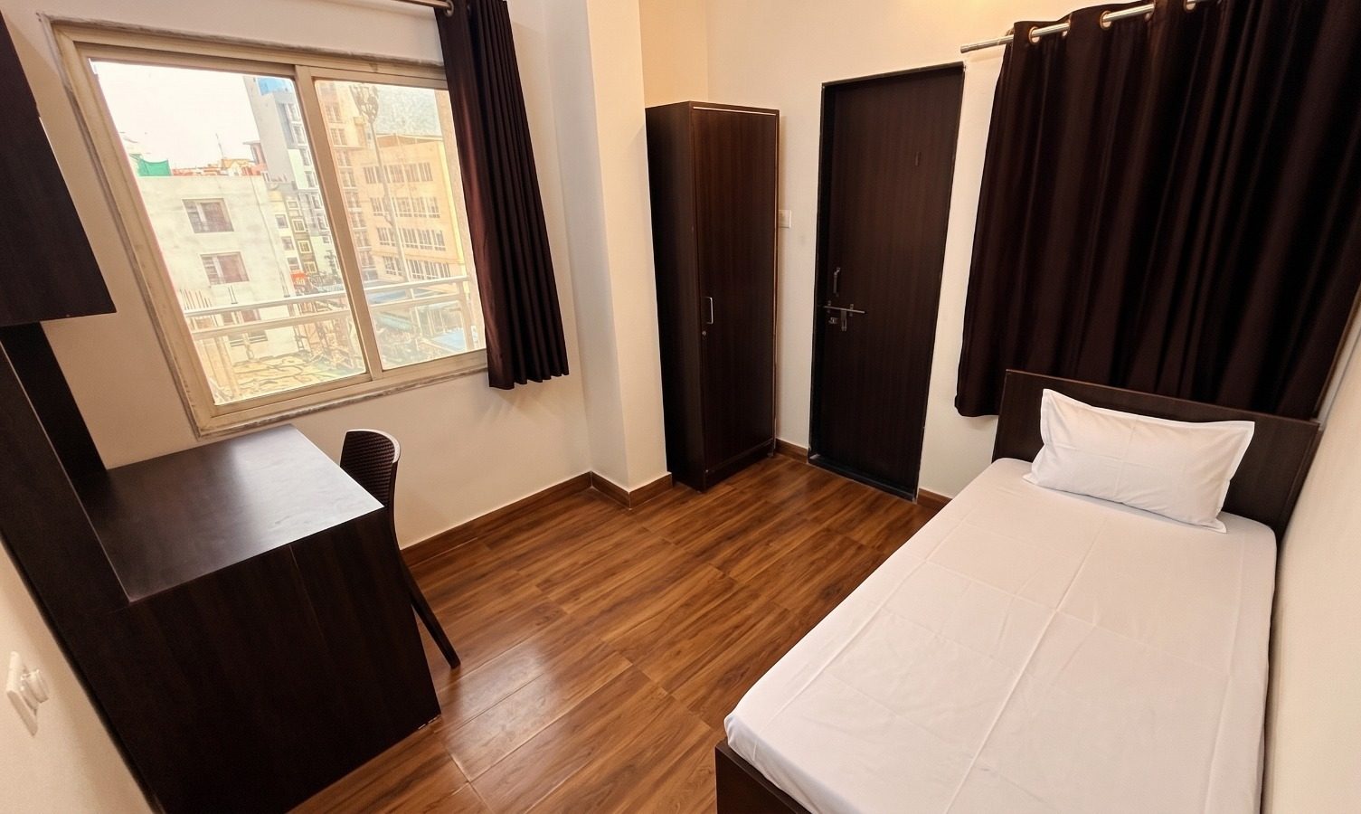 Single occupancy room with window view